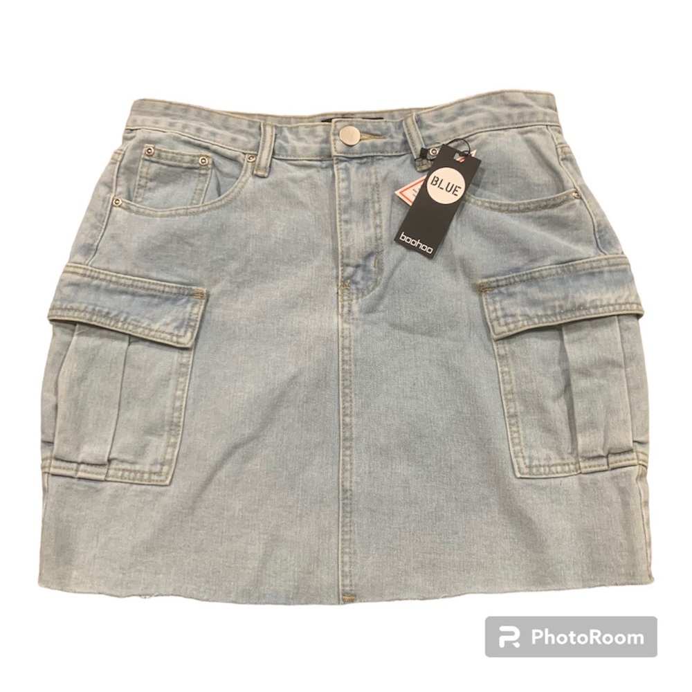 NWT Boohoo Blue Light-Wash Denim Utility Skirt with Cargo Side Pockets, Size 10